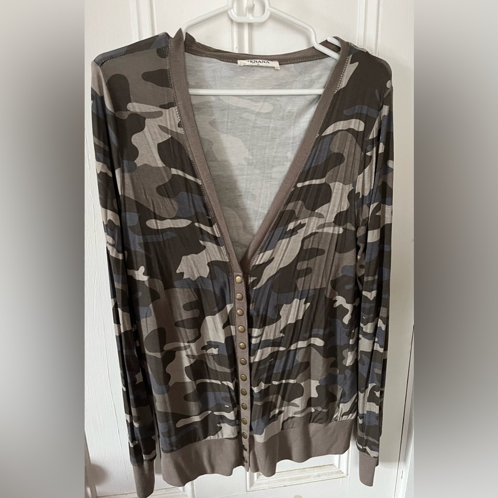 Camouflage button up cardigan, size L